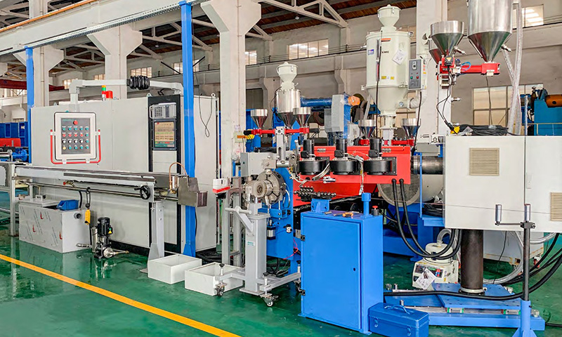 img of 高精度雙層共擠擠出機(jī) ( 核電站產(chǎn)品 )