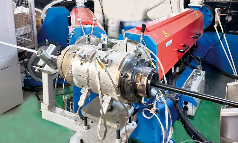 img of EXT200+120 超高壓雙層護(hù)套擠出生產(chǎn)線